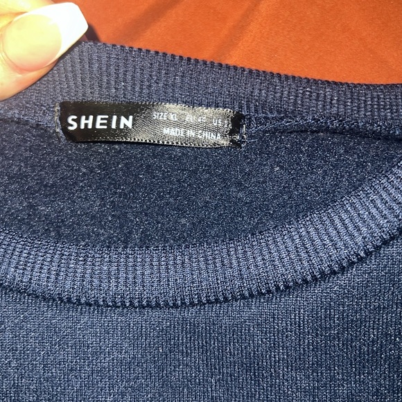 Crewneck - Picture 3 of 4